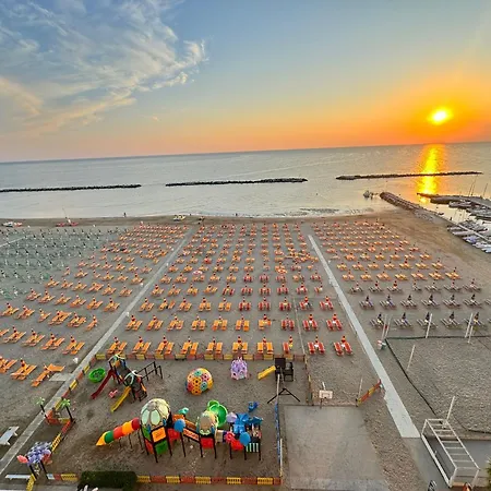 Ampio Monolocale Con Terrazza Fronte Mare 104
