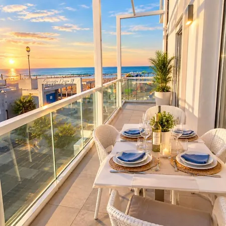 Ampio Monolocale Con Terrazza Fronte Mare 104 Rimini